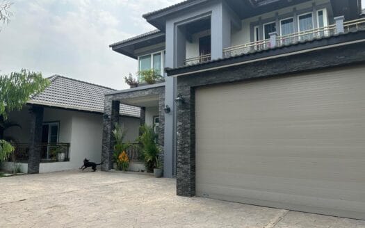 Land for sale with swimming pool