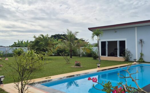 Land for sale with swimming pool